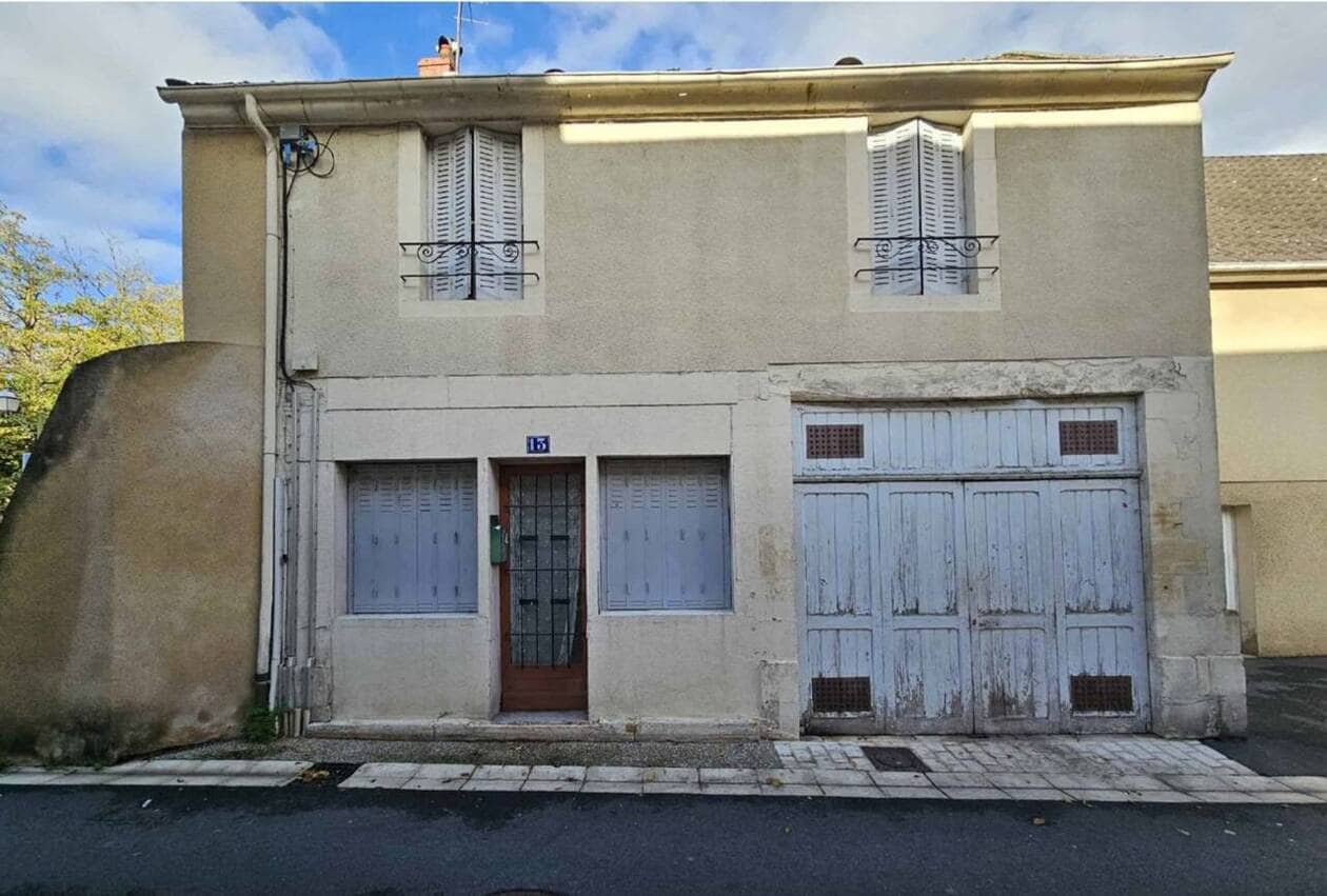 , Pour un euro, vous pouvez acheter cette maison de 77 m2 avec sa petite cour et son garage